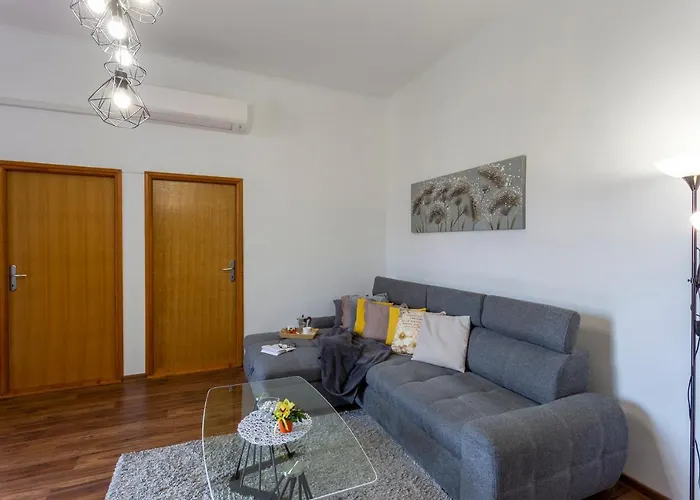 Lema Appartement Pula