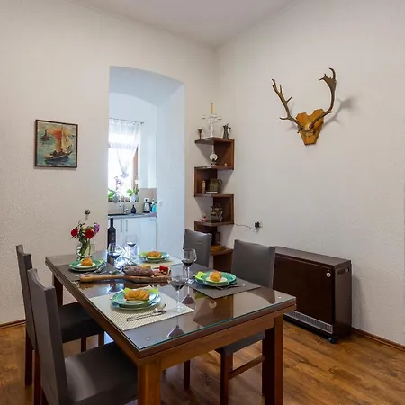 Lema Apartment *